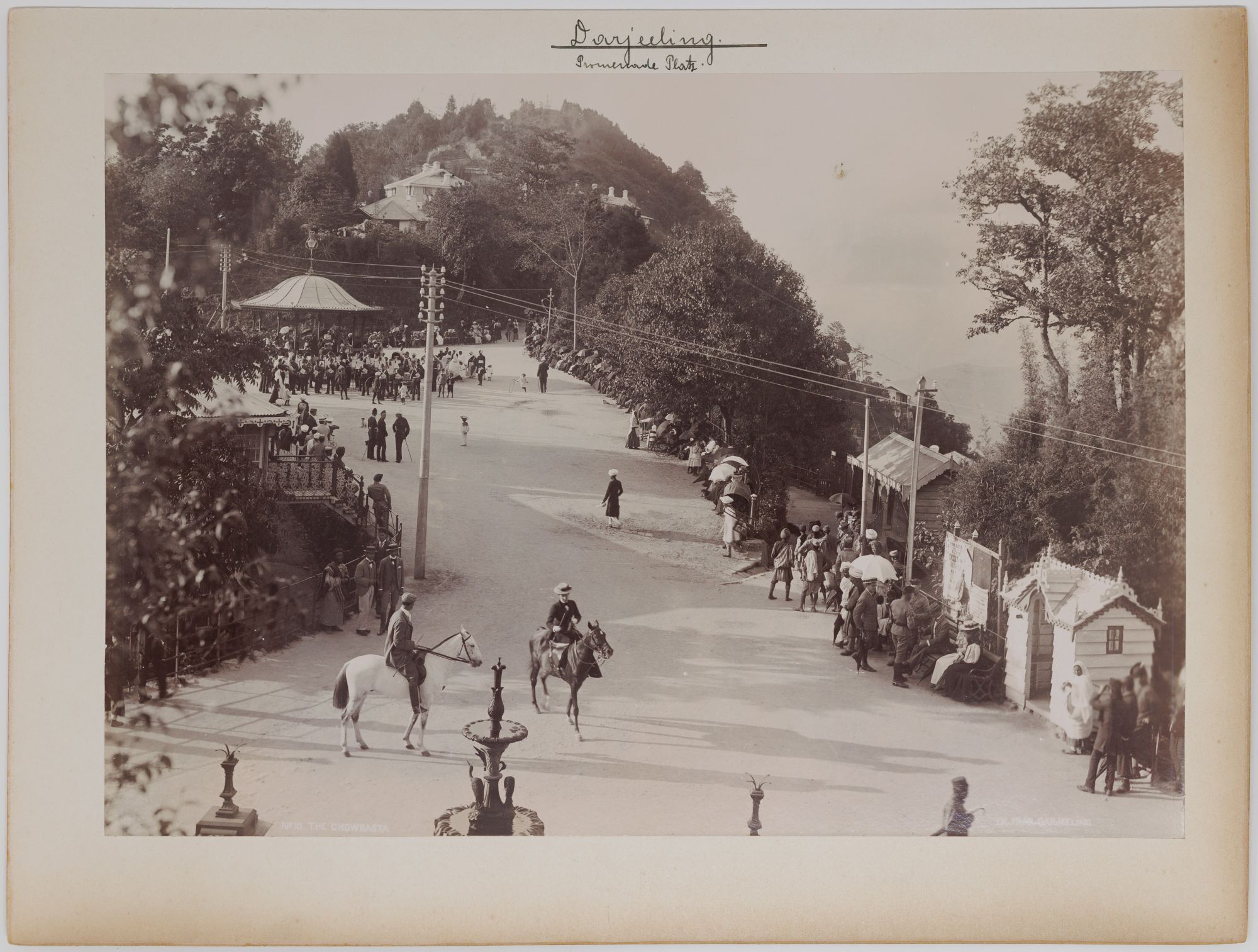 Six Photos from Darjeeling | AraderBooks