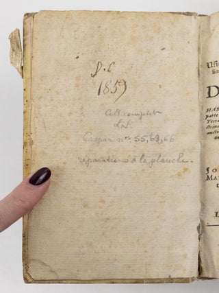 Epitome astronomiae Copernicanæ Usitatâ formâ Quæstionum & Responsionum conscripta, inq; VII. Libros digesta, quorum tres hi priores sunt de Doctrina Sphæricâ. Habes, amice lector, hac prima parte, præter physicam accuratam explicationem Motus Terræ diurni, ortusque ex eo circulorum Sphæræ, totæm doctrinam Sphæricam nova & concinniori methodo, auctiorem, additis Exemplis omnis generis Computation tegrarum præceptionum vim sunt complexa. Authors Joanne Kepplero Imp: Cæs: Matthiæ, Ordd: q; Illium Archiducatus Austriæ supra Onasum, Mathematico
