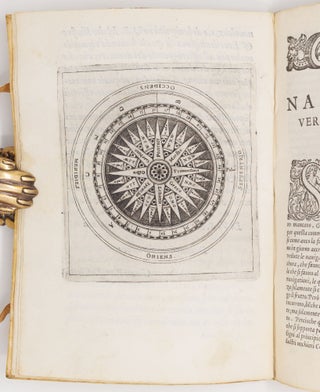 Tre Navigationi fatte dagli Olandesi, e Zelandesi Al Settentrione nella Norvegia, Moscovia, e Tartaria verso il Catai, e Regno de' Sini, dove scopersero il Mare di Veygatz, La Nuova Zembla, Et un Paese nell' Ottantesimo grado creduto la Groenlandia. Con una descrittione di tutti gli accidenti occorsi di giorno in giorno à' Naviganti, Et in particolare di alcuni combattimenti con Orsi Marini, e dell' eccesivo freddo di quei paesi, essendo nell'ultima Navigatione restata la Nave nel ghiaccio, onde li Marinari passorono infinite difficoltà, per lo spatio di diece mesi, e furono forzati alla fine di passare con li Batelli trecento miglia di Mare pericolosissimo. Descritte in Latino da Gerardo di Vera, e Nuovamente da Giovan Giunio Parisio. . .