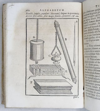 Alphabetum tibetanum missionum apostolicarum commodo editum. Præmissa est disquisitio qua de vario litterarum ac regionis nomine, gentis origine moribus, superstitione, ac manichaeismo fuse disservitur. Beausobrii calumniæ in Sanctum Augustinum, aliosque ecclesiæ patres refutantur. Studio et labore Fr. Augustini Antonii Giorgii eremitæ Augustiniani