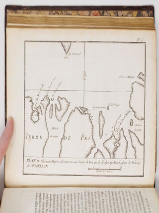 Voyage autour du monde, par la fr&eacute;gate du roi la Boudeuse, et la fl&ucirc;te l'&Eacute;toile; En 1766, 17676, 1768 & 1769