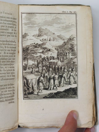 Nouveau voyage au tour du monde. Par M. Le Gentil. Enrichi de plusieurs Plans, V&ucirc;&euml;s & Perspectives des principales Villes & Ports de P&eacute;rou, Chily, Bresil, & de la Chine. Avec Une Description de l'Empire de la Chine beaucoup plus ample & plus circonstanci&eacute;e qu celles qui ont paru jusqu'&agrave; present, o&ugrave; il est trait&eacute; des M&oelig;urs, Religion, Politique, &eacute;ducation & commerce des Peuples de cet Empire