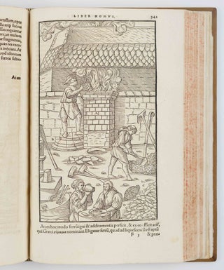 Georgii Agricolae de re metallica libri xii. Quibus Officia, Instrumenta, Machinæ, ac omnia denique ad Metallicam spectantia, non modo luculentissimè describuntur, sed & per effigies, suis locis insertas, adiunctis Latinis, Germanicisque appelationibus ita ob oculos ponuntur, ut clarius tradi non possint. Eiusdem de animantibus subterraneis Liber, ab Autore recognitus: cum Indicibus diuersis, quicquid in opere tractatum est, pulchrè demonstrantibus